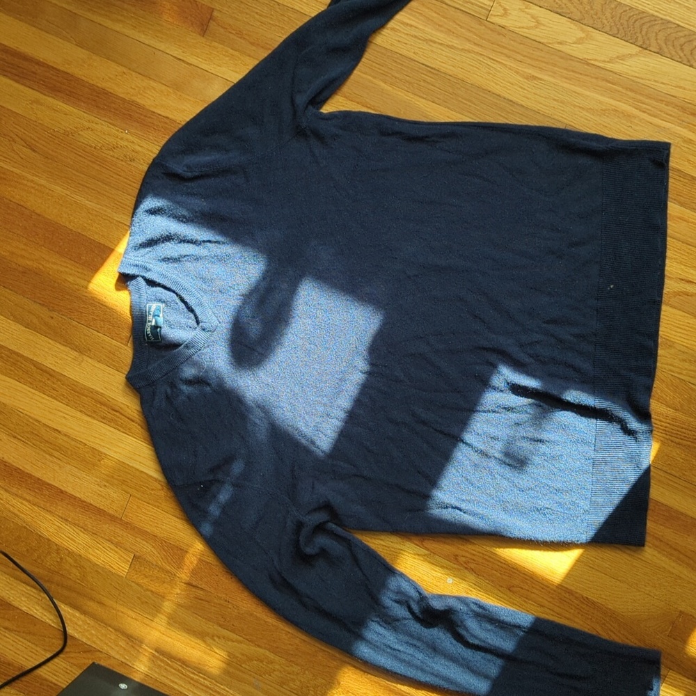 Large dark blue Harbor Island V-neck sweater